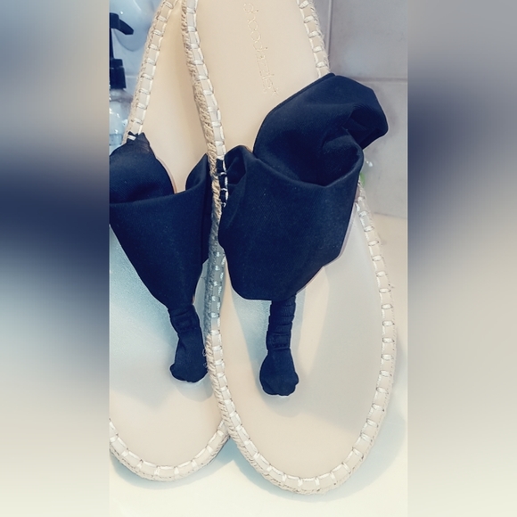 Shoedazzle - Picture 1 of 2